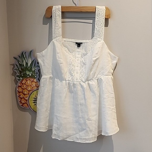 Torrid - Babydoll Cotton Window Pane Button Front Tank in Cloud Dancer White - Picture 2 of 13